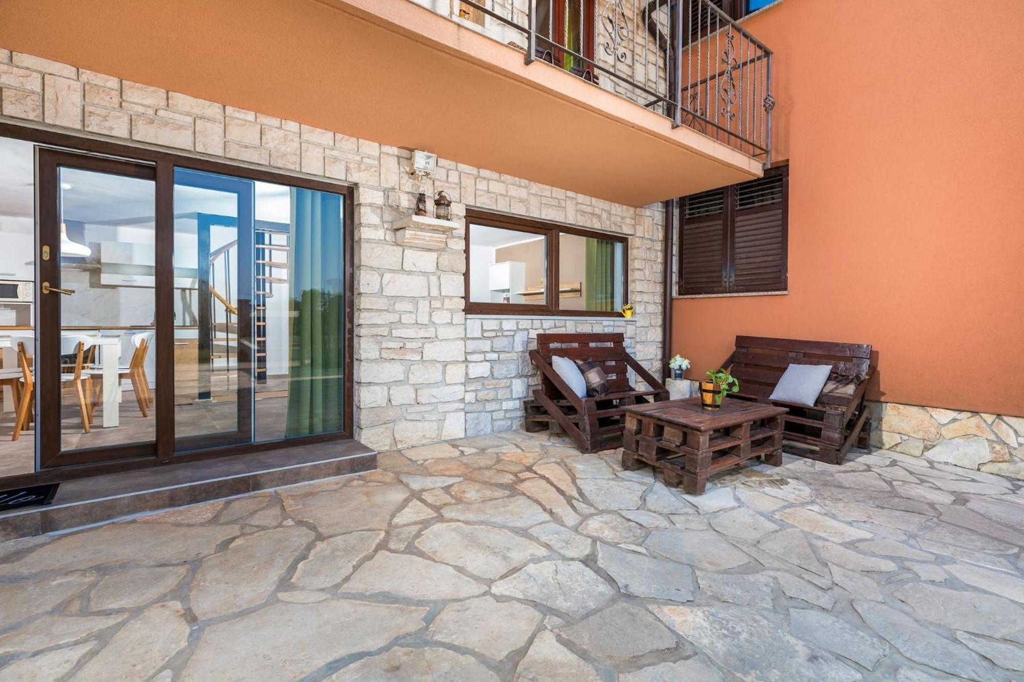 Holiday Home Dori Fažana Kültér fotó